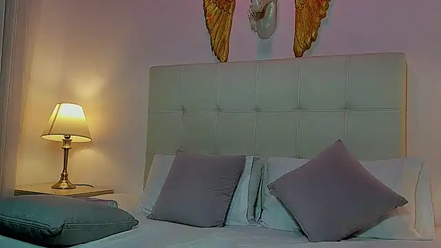abigail_restrepo live cam on StripChat