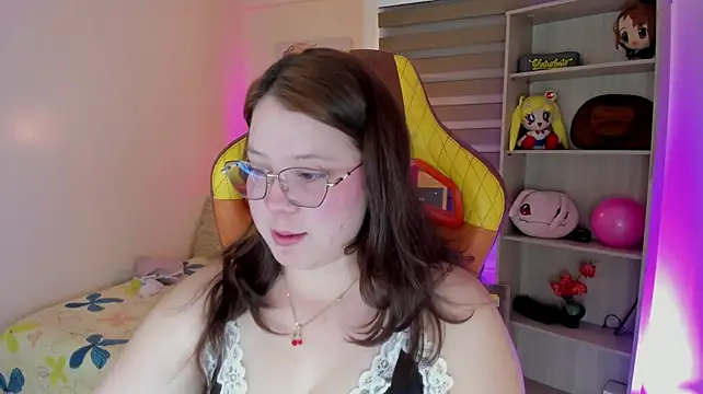 Ellie_Doll_ live cam on StripChat