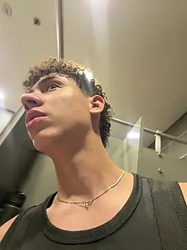 Yoursexyjose Stripchat live cam