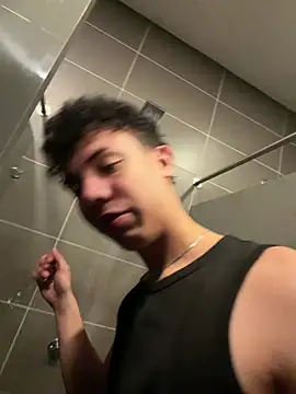 yoursexyjose live sex cam