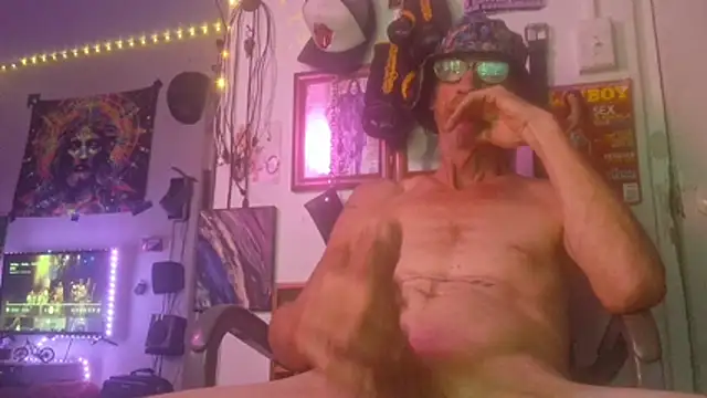 Undercover_Pornstar live cam on StripChat