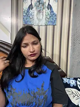 Priyaa_1433 live cam on StripChat