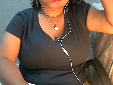 Saniya_K2 live cam on StripChat
