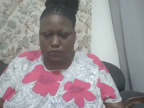 fat_ebonyqueen live cam on StripChat