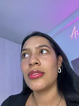 Aishajb_02 live cam on StripChat