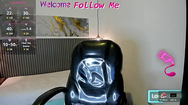 Dyla_n18 live cam on StripChat