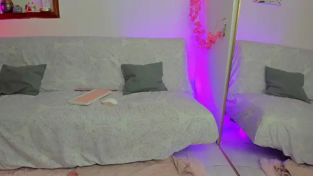 Danesacronin live cam on StripChat