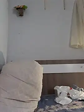 AllegedWhitefly live cam on StripChat