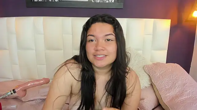Eimy04 live cam on StripChat