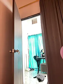 emilyrojas live cam on StripChat