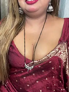 Oh-Monika87 live cam on StripChat
