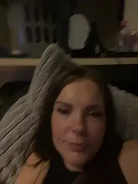 SexyLoLoUK live cam on StripChat