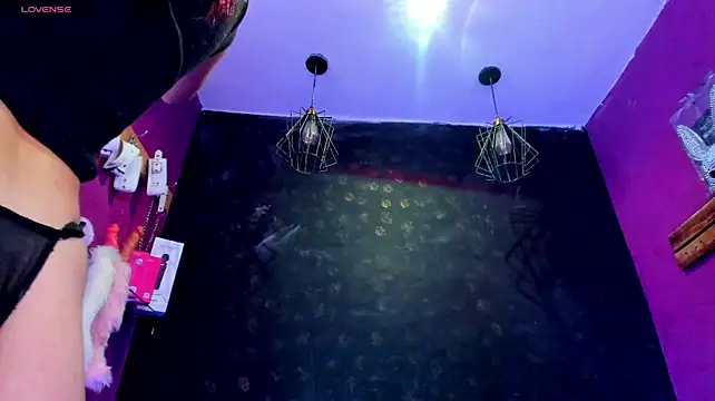 Alexa_Slave live cam on StripChat