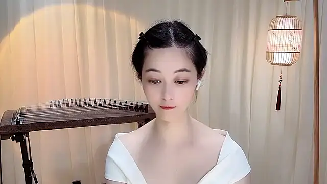 Tian-xin-999 live cam on StripChat