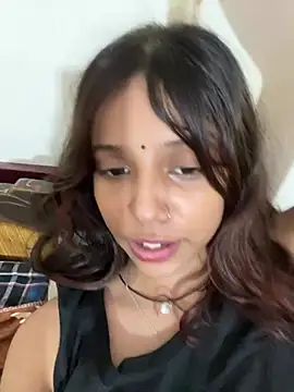 Maggie_748 live cam on StripChat