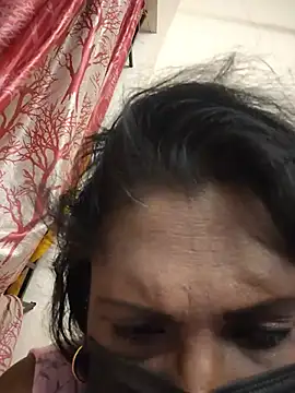 Tamil_nivetha live cam on StripChat