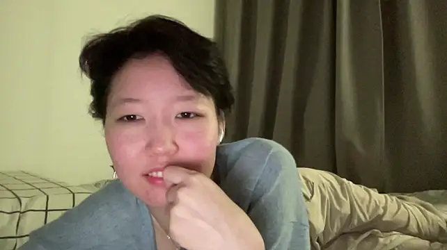 warmdew live cam on StripChat