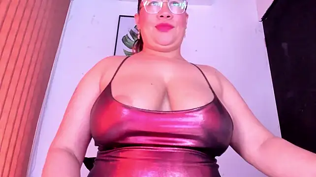 alondrabigtits live cam on StripChat