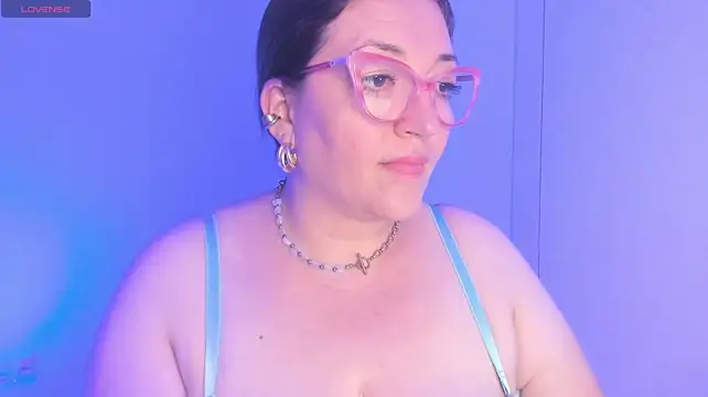 Naty_Mature_ live cam on StripChat