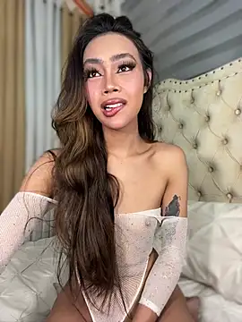 Innocent_yanixx69 live cam on StripChat