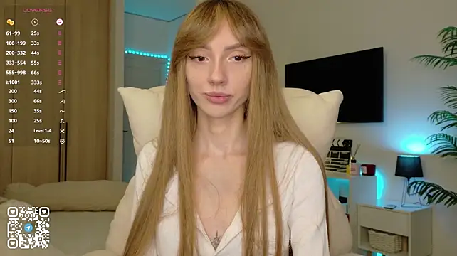 Lunainnk live cam on StripChat