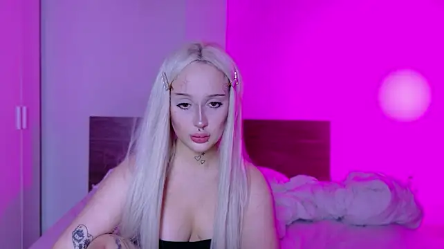 Lolykari live cam on StripChat