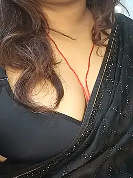 juhi_301 live cam on StripChat