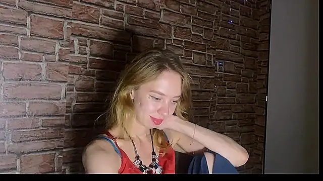 ElizaStorm live cam on StripChat
