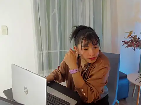 Yumiko_Hana live cam on StripChat