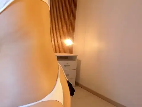 ValeriaHotVS live cam on StripChat