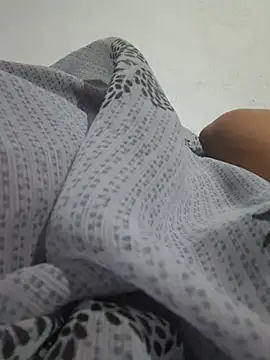tamil_kanavukanni live cam on StripChat