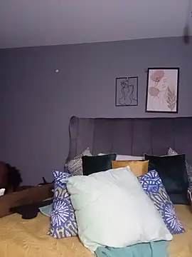 RealMsPEARLsEXY69 live cam on StripChat