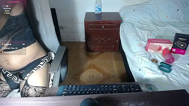niurkbigcockxx live cam on StripChat