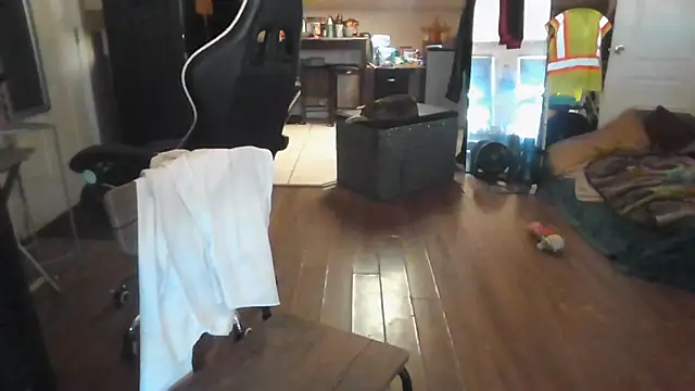 bigshh8 live cam on StripChat