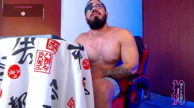 pirata_fitness live cam on StripChat