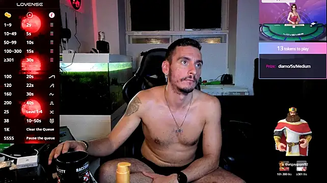 Rayzel_White live cam on StripChat