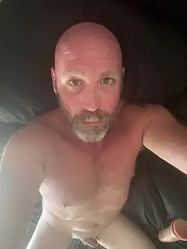 actionthereal5644 live cam on StripChat