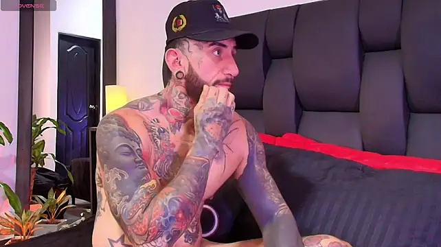 dilan_scootk_j live cam on StripChat