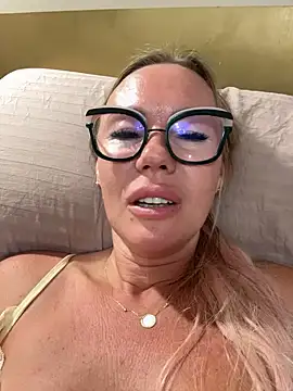 michele_nolimi live cam on StripChat
