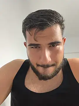 NikolasKane live cam on StripChat