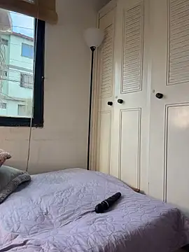 Kaarol69 live cam on StripChat