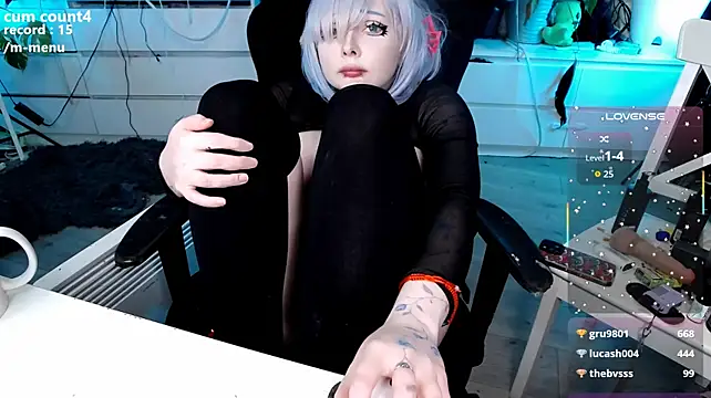 cutelittlepuff live cam on StripChat