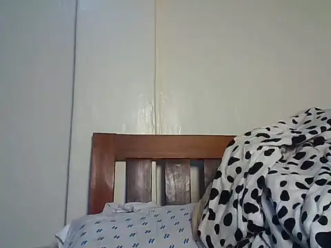 periwinkle20 live cam on StripChat