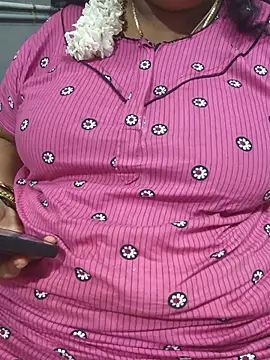 tamilkaviya143 live cam on StripChat