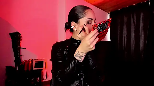 MistressVenena live