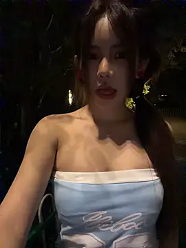 Selenaaaaa- live
