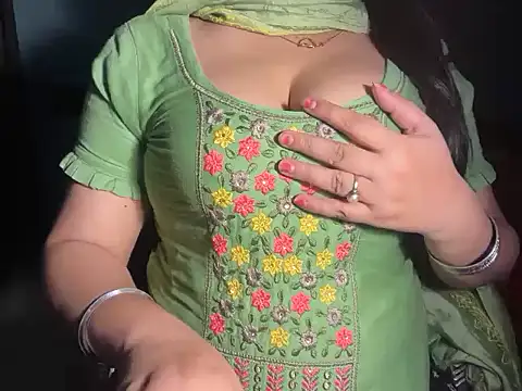 Avneet_kaurr1 live cam on StripChat