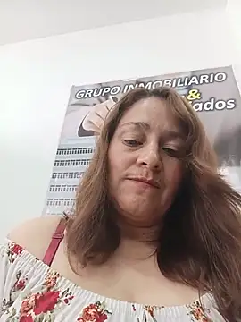 LUISA--30 live cam on StripChat