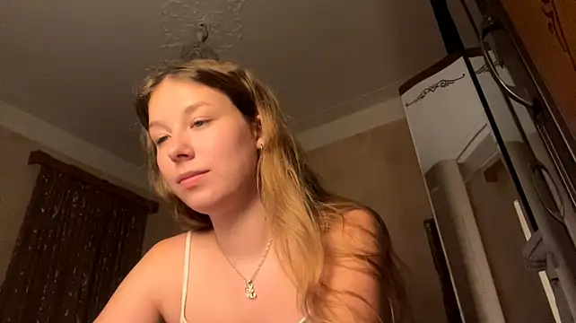 TarenOgilvie live cam on StripChat