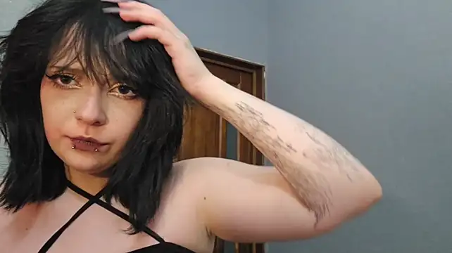 YunLettinga live cam on StripChat